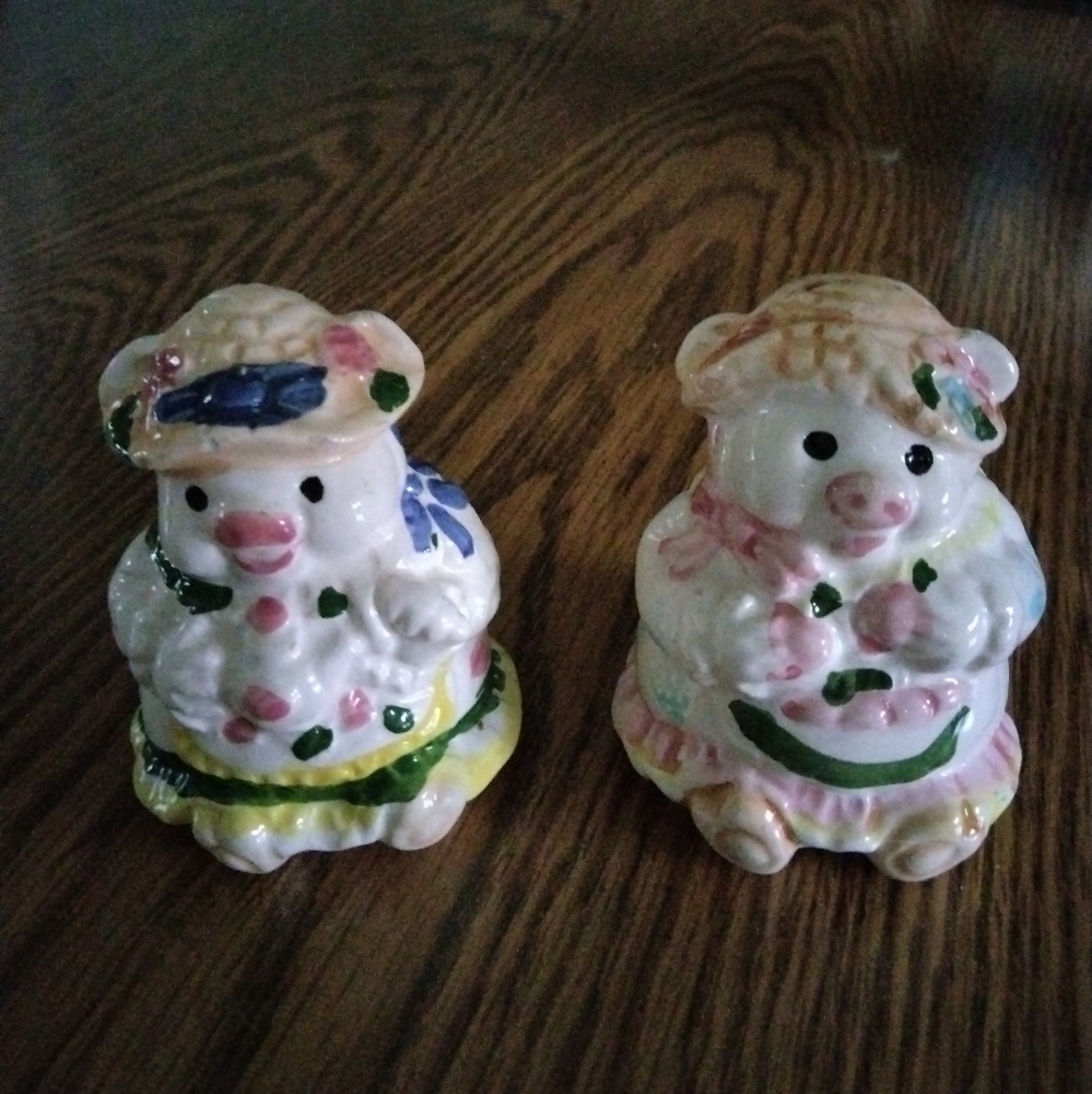 Cute Apple & Dumpling Pig Salt and Pepper Shakers Vintage Vgc